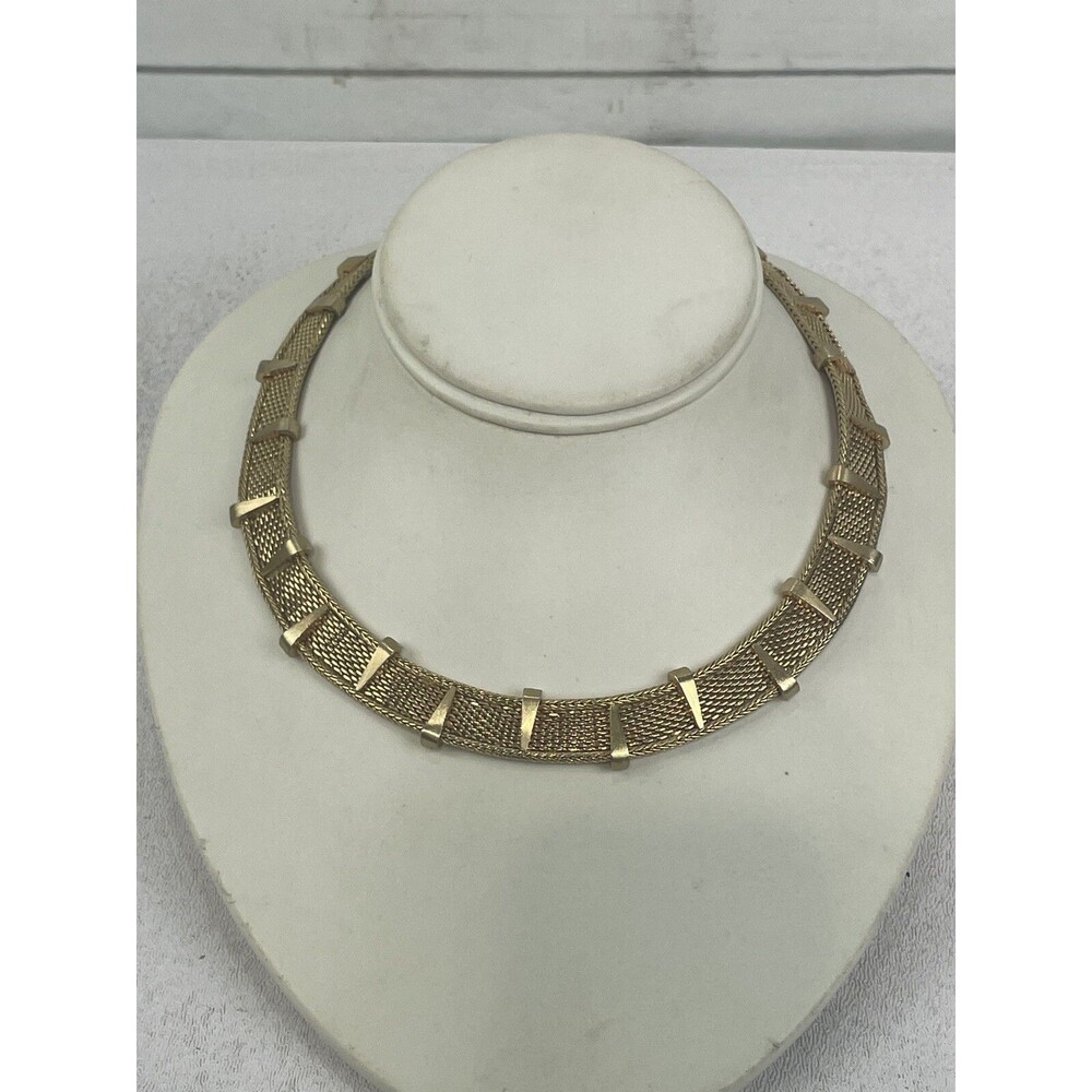 Boucher Gold Tone Collar Mesh Necklace Chocker Flat Design Clamp Closure 7413